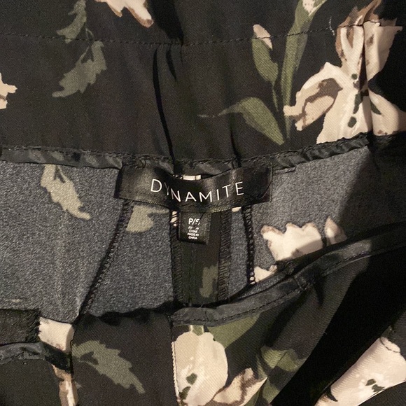 Dynamite floral shorts - Picture 2 of 2